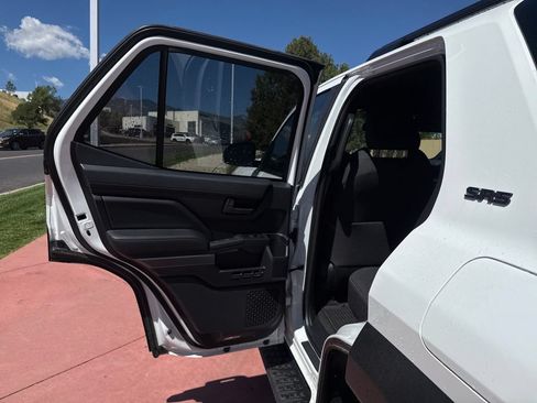 Used 2026 Toyota 4Runner SR5 AWD/4WD image 18