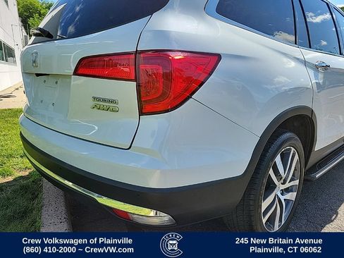 Used 2018 Honda Pilot Touring image 32