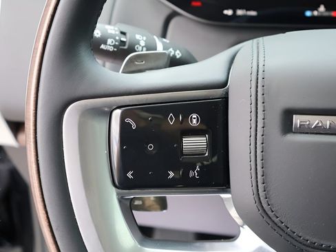 Certified 2025 Land Rover Range Rover Autobiography AWD/4WD image 33