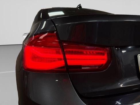 Used 2017 BMW 330i Sedan RWD image 42