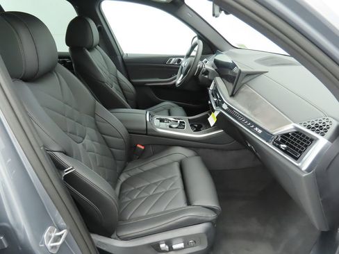 Used 2026 BMW X5 sDrive40i w/ Parking Assistance Package image 21