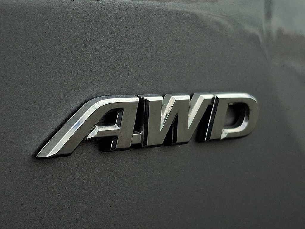 Certified 2025 Toyota RAV4 LE AWD/4WD image 31