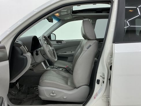 Used 2010 Subaru Forester 2.5X Limited AWD/4WD image 16