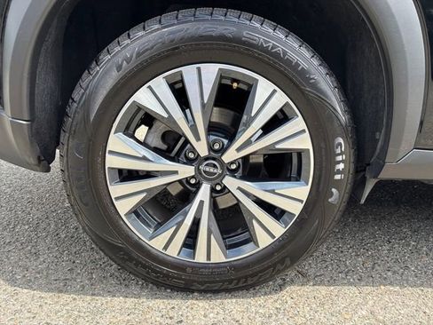 Used 2023 Nissan Rogue SV AWD/4WD image 28