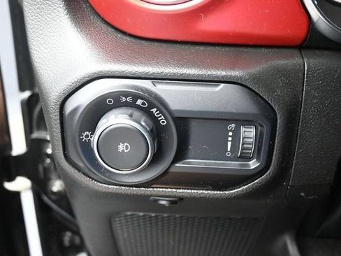 Used 2023 Jeep Wrangler Unlimited Rubicon AWD/4WD image 17