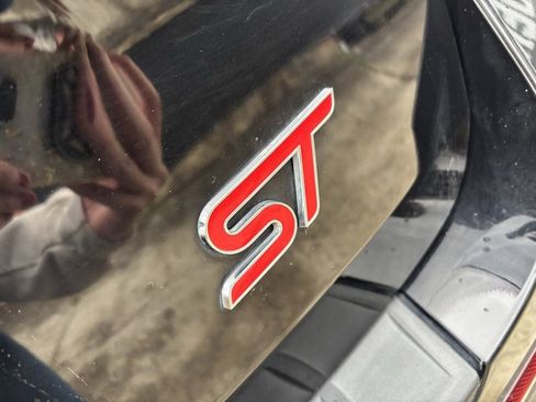 Used 2020 Ford Explorer ST w/ ST Street Pack image 9