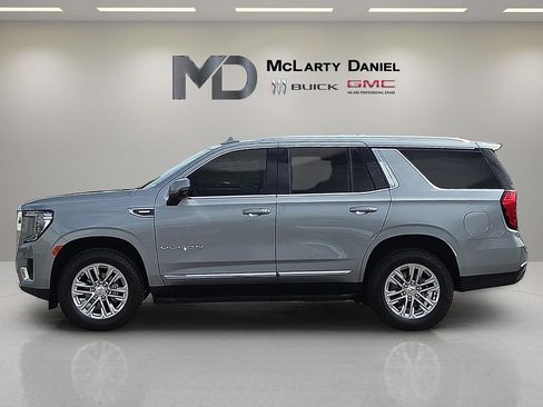 Certified 2024 GMC Yukon SLT w/ SLT Luxury Package AWD/4WD image 2