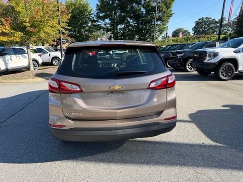 Used 2019 Chevrolet Equinox LS FWD image 4
