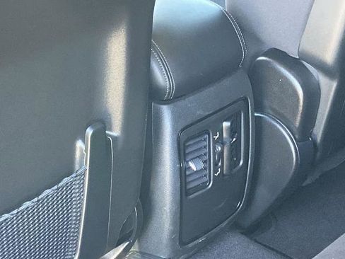 Used 2022 Dodge Durango SXT image 16