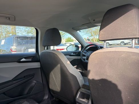 Certified 2023 Volkswagen Taos S image 10