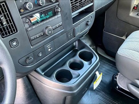 New 2026 GMC Savana 3500 RWD image 9