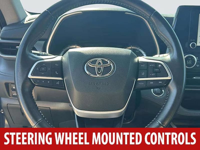 Used 2023 Toyota Highlander XLE AWD/4WD image 7