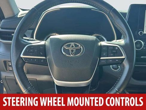 Used 2023 Toyota Highlander XLE AWD/4WD image 7