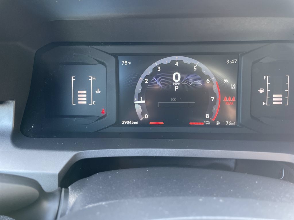 Certified 2025 Toyota Tacoma SR5 AWD/4WD image 17