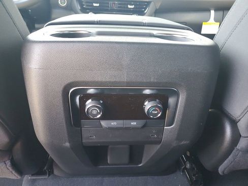 New 2026 Chevrolet Suburban LS image 10