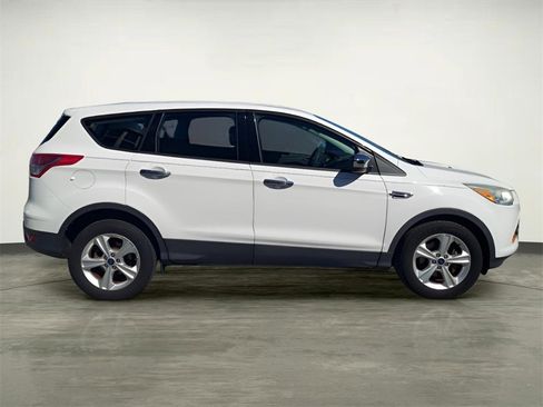 Used 2015 Ford Escape S image 6