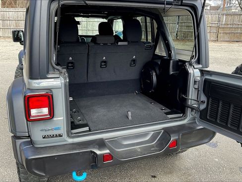 Used 2023 Jeep Wrangler Unlimited w/ Cold Weather Group image 31