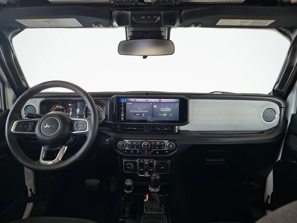 Used 2025 Jeep Wrangler Unlimited Sahara AWD/4WD image 36