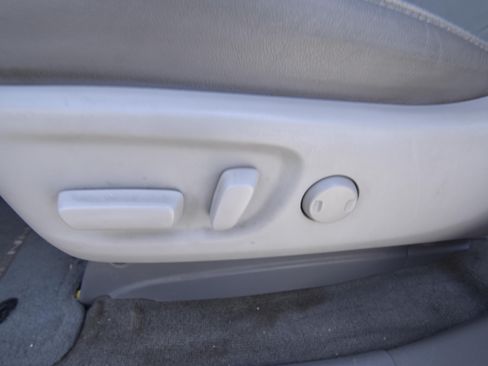 Used 2013 Toyota Sienna Limited AWD/4WD image 12