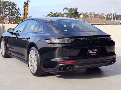 Certified 2023 Porsche Panamera 4 Platinum Edition image 3