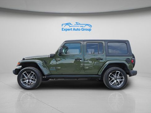 Used 2024 Jeep Wrangler Unlimited w/ Convenience Group AWD/4WD image 12