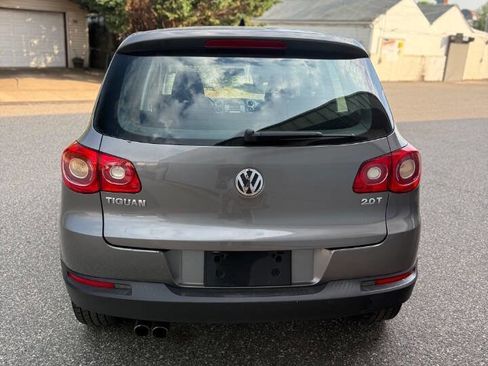 Used 2009 Volkswagen Tiguan S FWD image 6