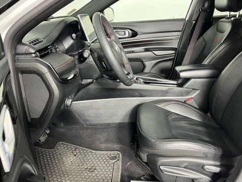 Used 2024 Jeep Compass Trailhawk image 22