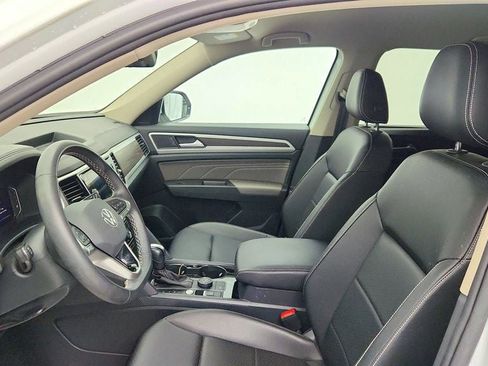 Used 2023 Volkswagen Atlas SE image 16