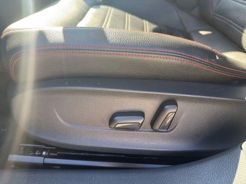 Used 2017 Volkswagen Jetta GLI image 15