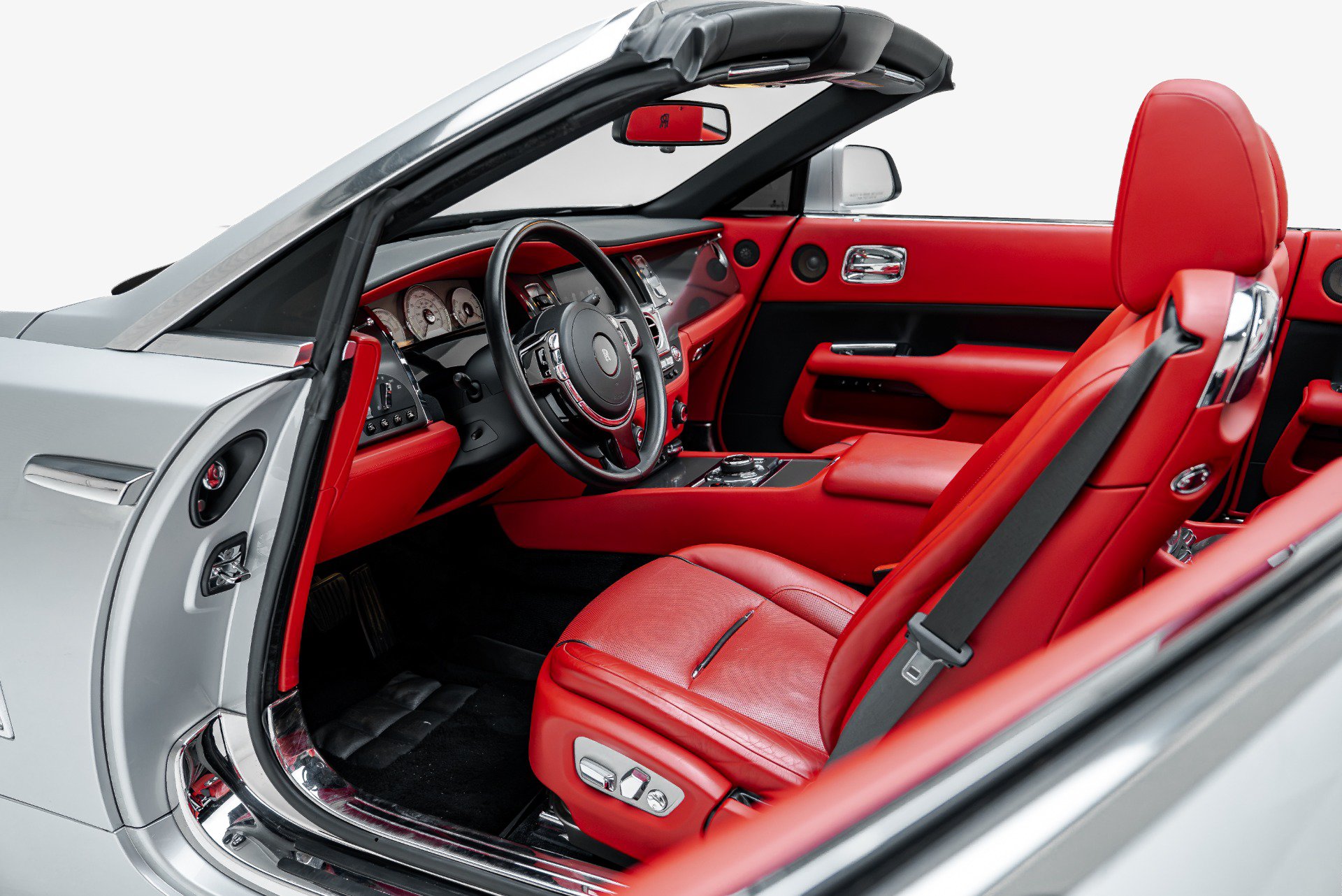Used 2016 Rolls-Royce Dawn RWD image 3