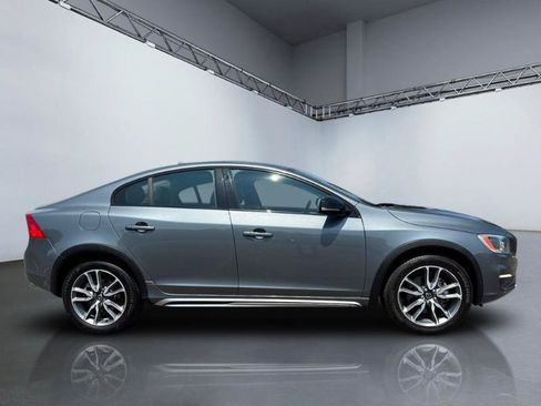 Used 2016 Volvo S60 T5 Cross Country Platinum AWD/4WD image 3