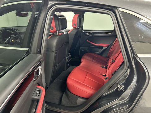 Certified 2021 Porsche Macan S image 21