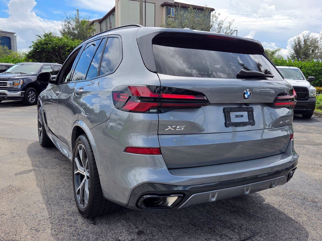 Used 2025 BMW X5 sDrive40i w/ M Sport Package RWD image 13