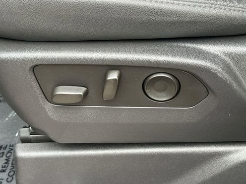 Used 2022 Chevrolet Silverado 1500 ZR2 w/ Technology Package image 33