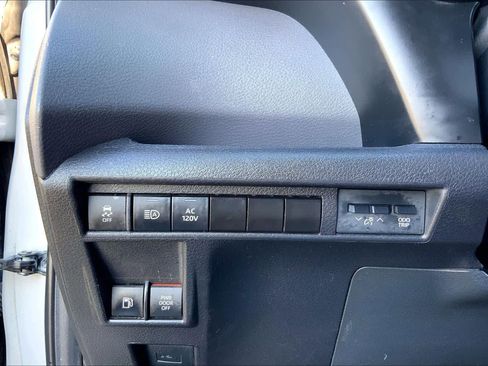 Certified 2024 Toyota Sienna XLE Woodland Edition AWD/4WD image 33