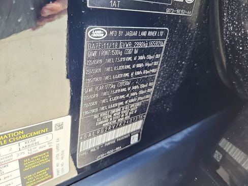 Used 2019 Land Rover Discovery SE image 28