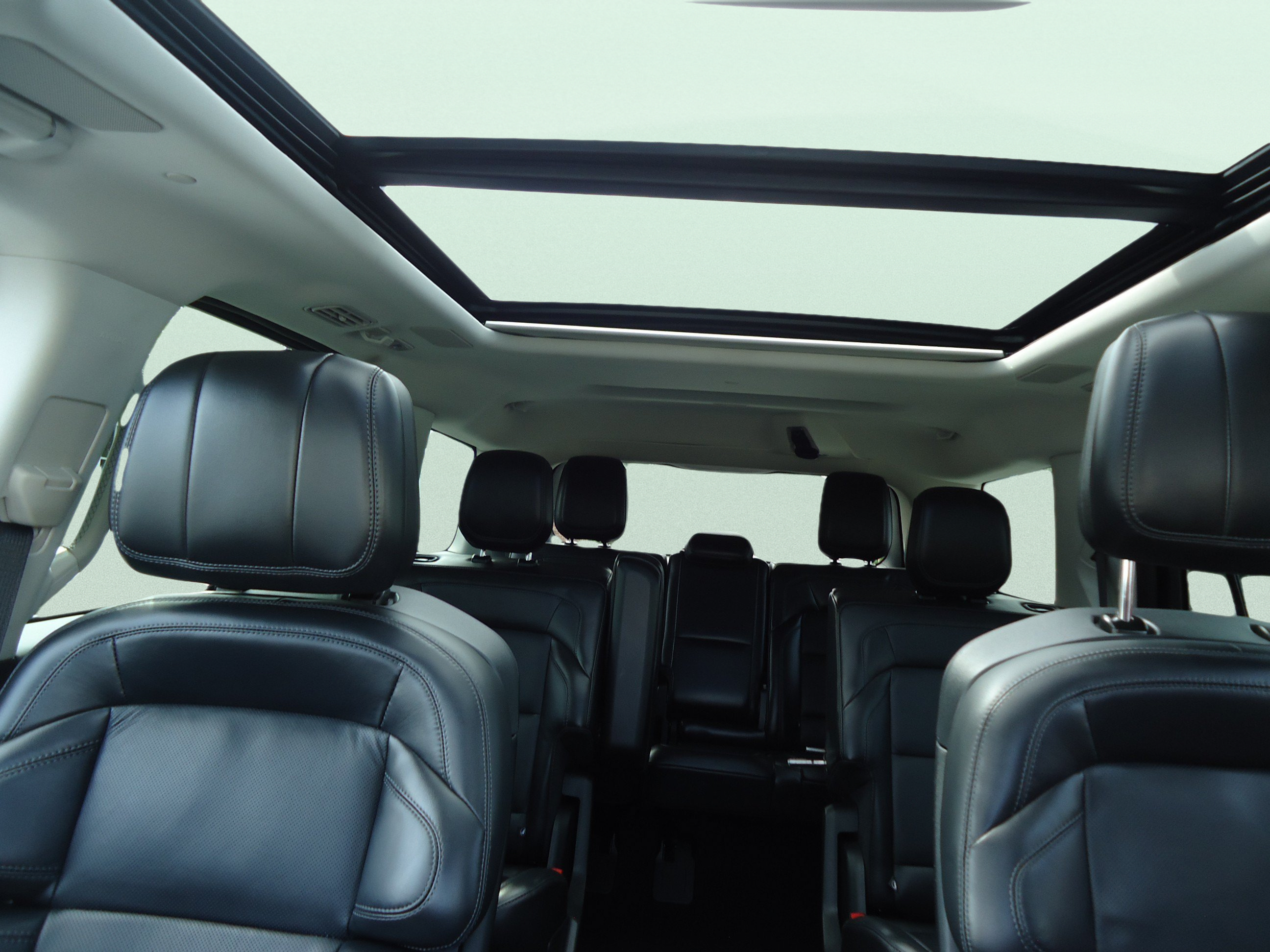 Used 2025 Lincoln Navigator Reserve AWD/4WD image 32