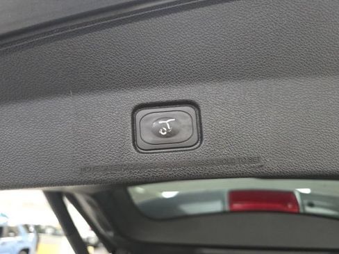 Used 2016 Ford Explorer XLT w/ Equipment Group 202A FWD image 11