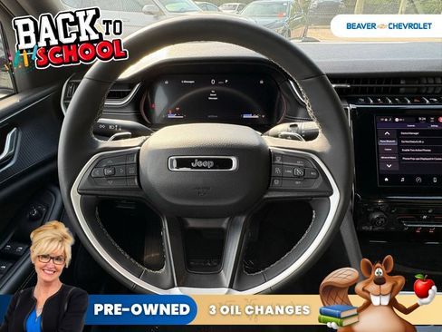 Used 2025 Jeep Grand Cherokee Altitude AWD/4WD image 18