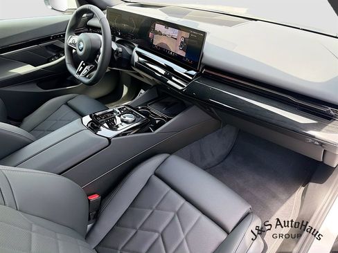 Used 2026 BMW 530i xDrive w/ M Sport Package AWD/4WD image 35