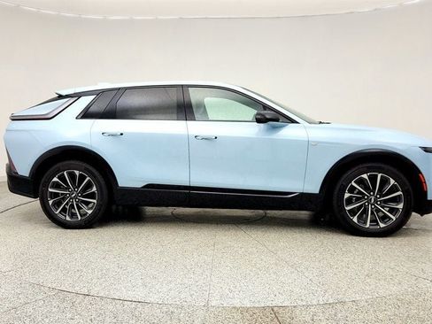 Used 2026 Cadillac Lyriq Sport AWD/4WD image 4