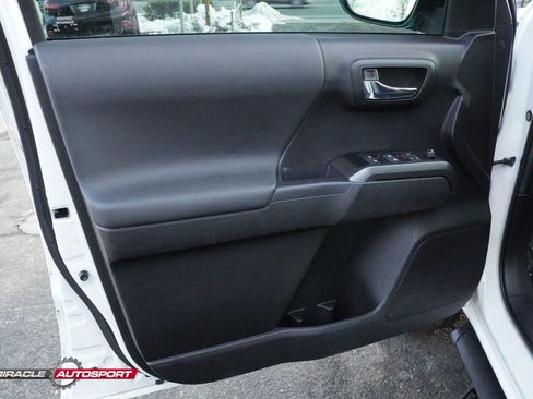 Used 2023 Toyota Tacoma TRD Sport w/ Advanced Technology Package image 15