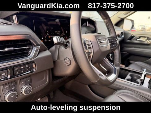 Used 2025 GMC Yukon Denali image 14