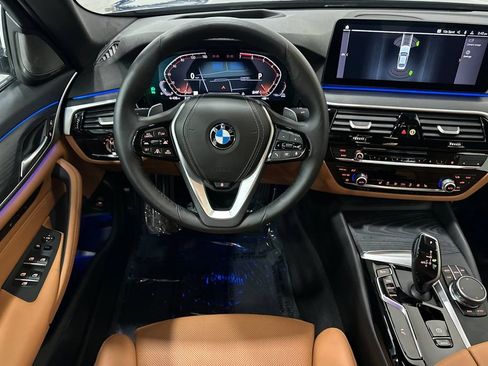 Used 2023 BMW 530i xDrive w/ Premium Package AWD/4WD image 16