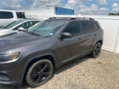 Used 2019 Jeep Cherokee Latitude Plus FWD image 26