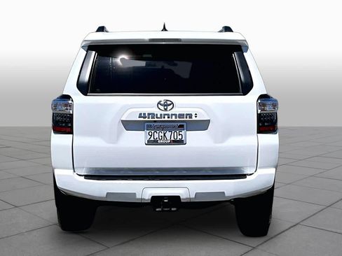 Used 2022 Toyota 4Runner SR5 Premium w/ Moonroof Package RWD image 4