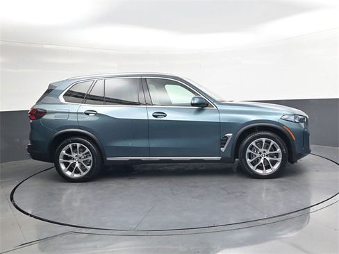 New 2026 BMW X5 xDrive40i image 3