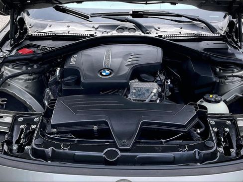 Used 2016 BMW 328i xDrive Sedan AWD/4WD image 9