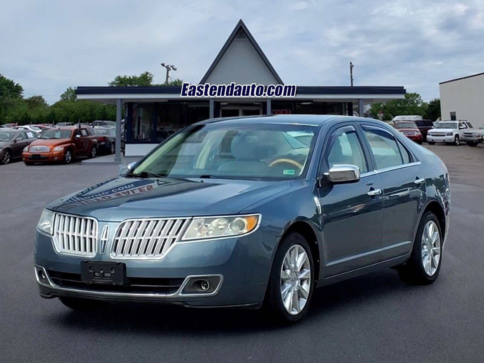 Used 2011 Lincoln MKZ FWD image 1