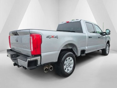 Used 2023 Ford F250 XLT AWD/4WD image 5